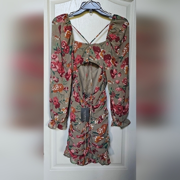 Women's RUCHED FLORAL MINI DRESS OPEN BACK XS - Picture 3 of 8